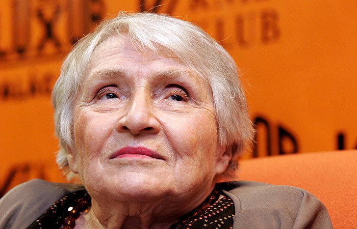 Во Франции ушла из жизни автор романов об Анжелике — Конец эпохи