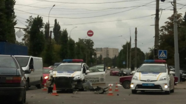 В Харькове патрульный Приус врезался в маршрутку
