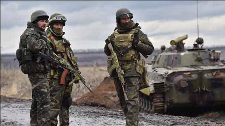 На Донбассе двое бойцов ВСУ подорвались на растяжке