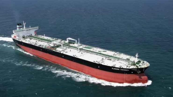 275-метровый танкер в воскресенье начал разгрузку доставленной нефт