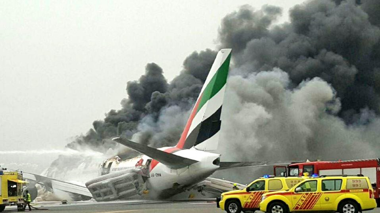Пассажир загоревшегося в Дубае самолета одержал победу млн. долларов в лотерею