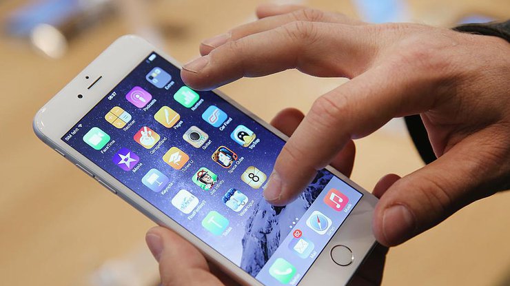 Apple обнаружила сбой в системе безопасности iPhone