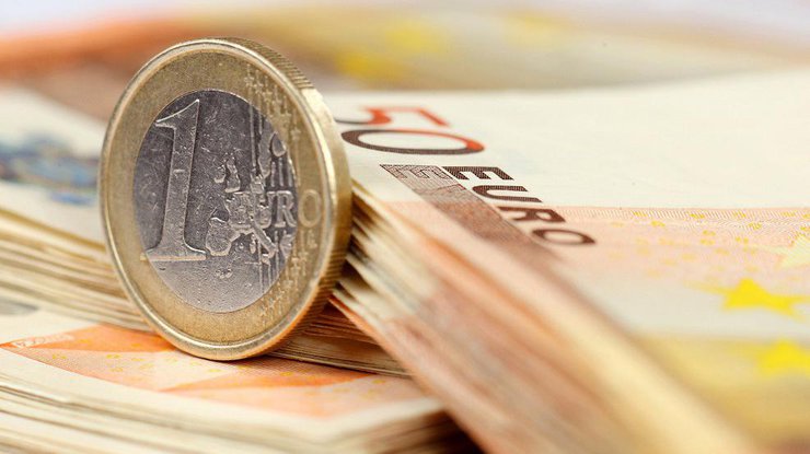 В обменниках начал падать курс доллара В обменниках начал падать курс доллара