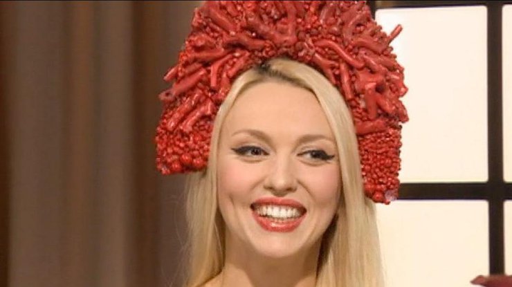 Оля Полякова стала телеведущей