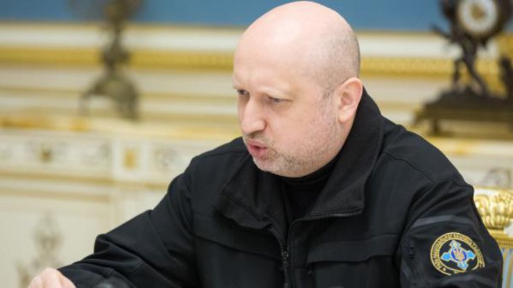 Президент объяснил, почему не отменяет АТО