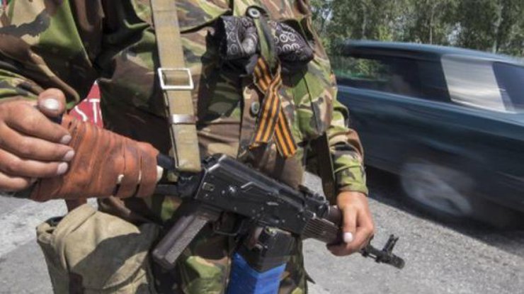 Боевики «ЛНР» устроили ралли на военных авто