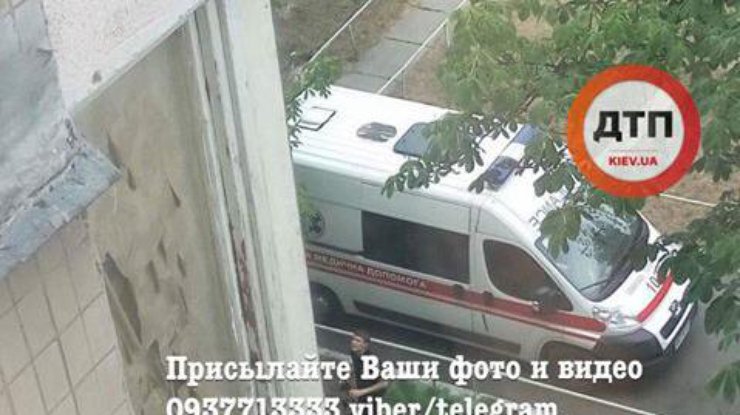 В Киеве АТОшник по странным причинам выпал из окна многоэтажки
