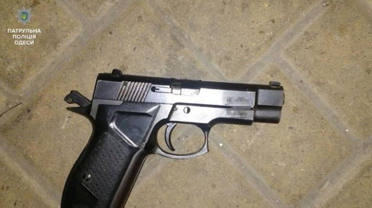 В Одессе мужчине выстрелили в голову В Одессе мужчине выстрелили в голову