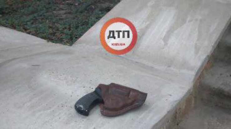 В столичном парке нетрезвый мужчина устроил стрельбу В столичном парке нетрезвый мужчина устроил стрельбу