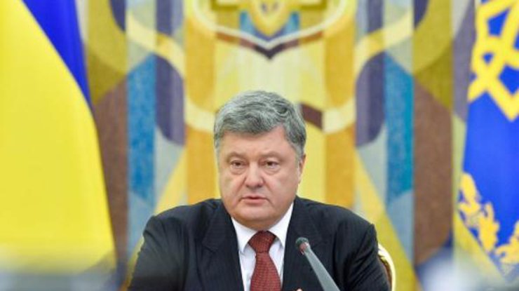 Порошенко назвал расходы на оборону Украины в 2018 г. Порошенко назвал расходы на оборону Украины в 2018 г.