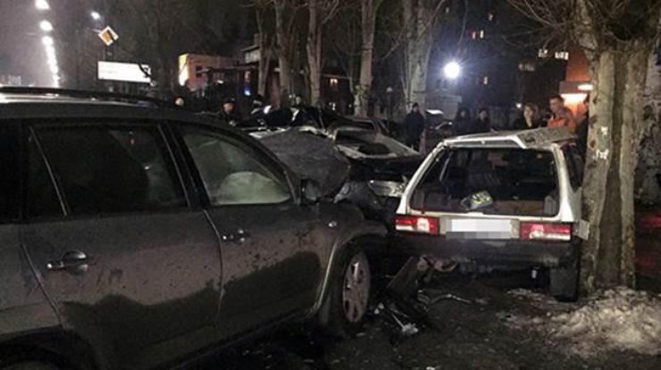 В Запорожской области в ДТП столкнулись 5 авто В Запорожской области в ДТП столкнулись 5 авто
