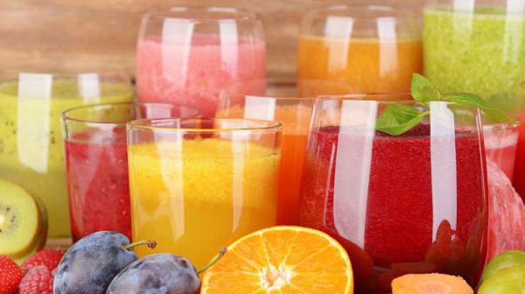 Ученые сказали об опасности фруктовых соков