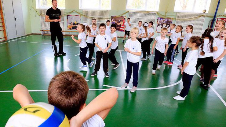 В Мирнограде на уроке физкультуры скончался 11-летний школьник