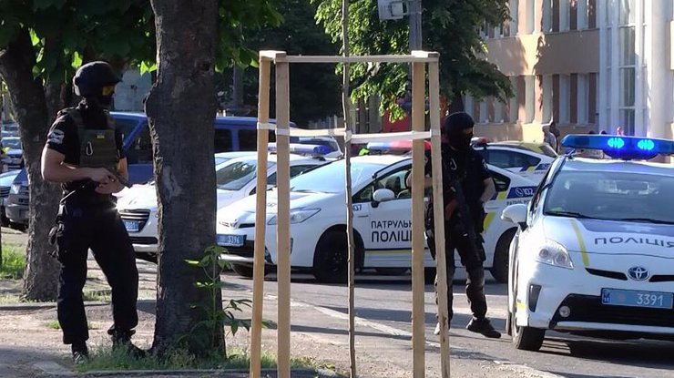 В Черкассах убили депутата от «Батьківщини» В Черкассах убили депутата от «Батьківщини»