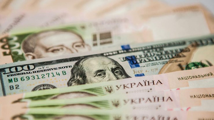 Гривня рекордно укрепилась в отношении к доллару