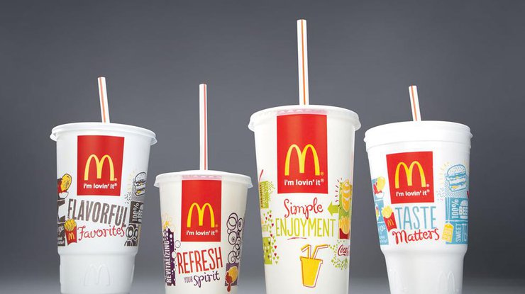 Версия: В Великобритании McDonald’s откажется от пластиковых трубочек в пользу бумажных соломинок