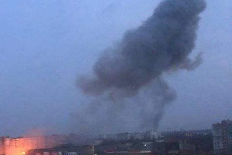 У Миколаєві пролунали вибухи у ніч проти 28 квітня під час повітряної тривоги, оголошеної через загрозу ворожої атаки із використанням ударних дронів типу "Шахед" або авіабомб