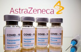 AstraZeneca визнала в суді, що її вакцина проти COVID може спричинити смертельний побічний ефект