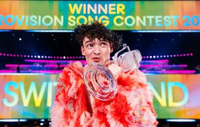 Небінарний переможець "Євробачення-2024" розтрощив кришталевий кубок просто на сцені – відео