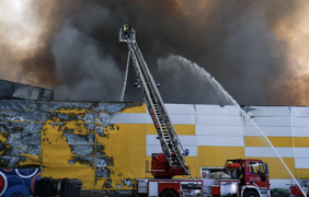 У Варшаві сталася масштабна пожежа в торговельному комплексі