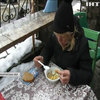 В Ужгороді волонтери вже рік годують обідами нужденних