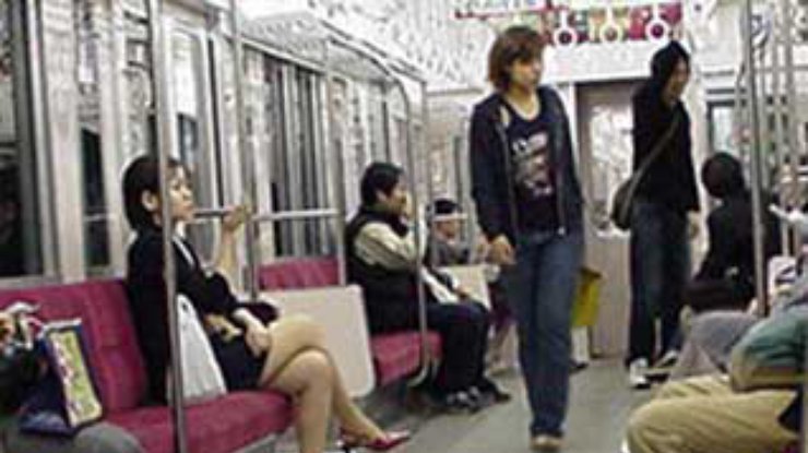 Вагоны только для женщин - японское средство от "транспортных извращенцев"