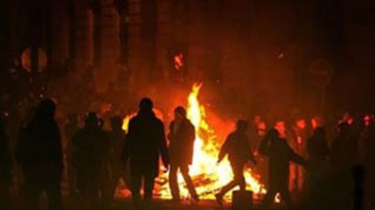 Студенческие беспорядки во Франции: Задержаны боле 200 человек