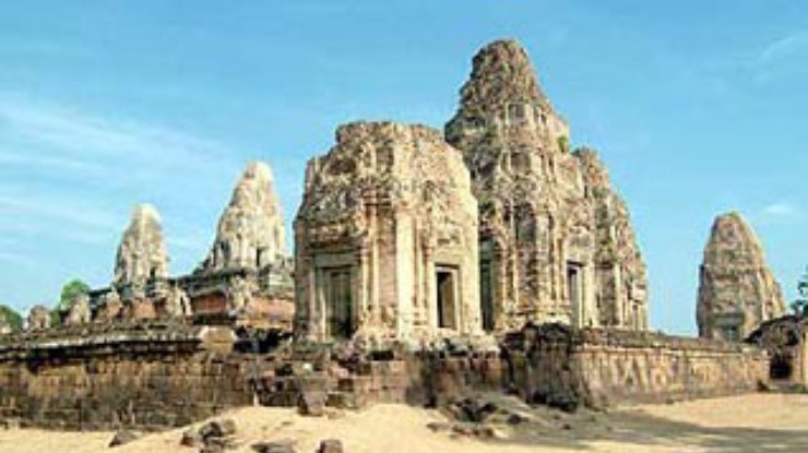 Археологи собрали камбоджийский храм из трехсот тысяч обломков