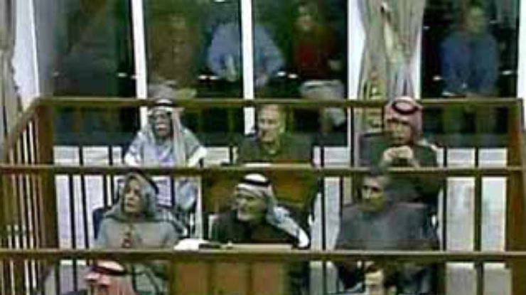 Саддама Хусейна в четвертый раз удалили из зала заседания