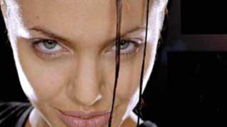 Анджелина Джоли обвиняет партнера в растрате