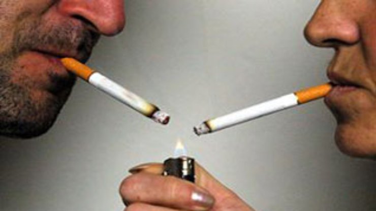 Курильщики "теряют" зубы в два раза чаще некурящих