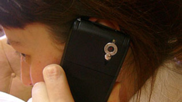 Частые звонки по мобильным телефонам может привести к потере слуха