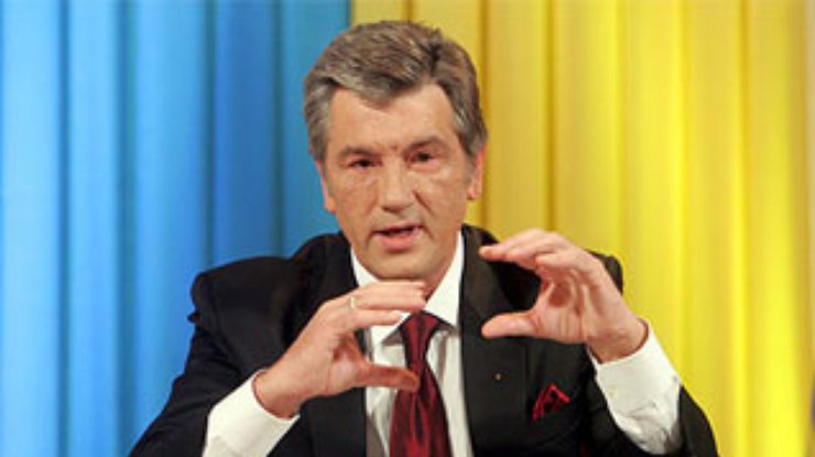 Опрос: Ющенко в президентской гонке набирает меньше Симоненко