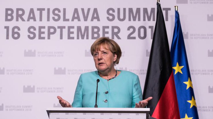 Меркель признала собственный девиз'пустой формулой