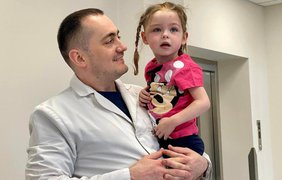 Львівські нейрохірурги провели операцію 4-річній пацієнтці з Північної Ірландії 