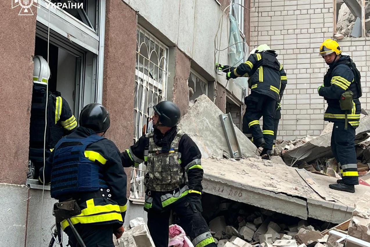 В Чернігові внаслідок ракетного удару російських загарбників загинули десять осіб