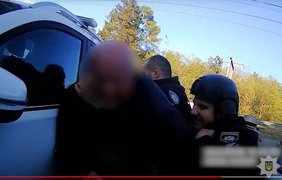 У Броварах кримінальний авторитет "Журавель" плював і погрожував поліцейським (відео)